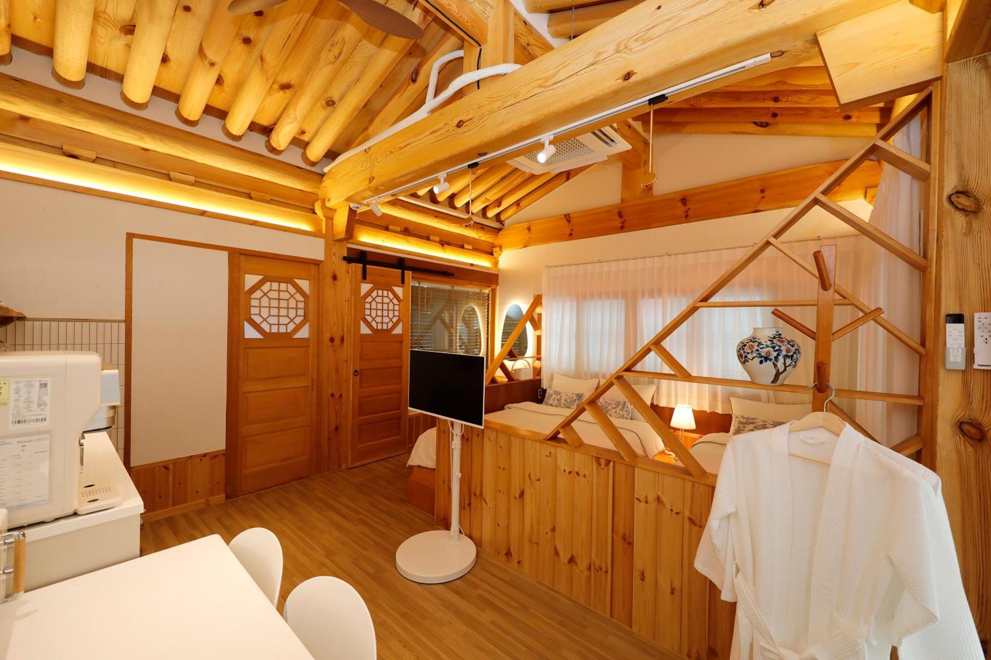 Hanok Stay Mokhyang Gyeongju Exterior foto